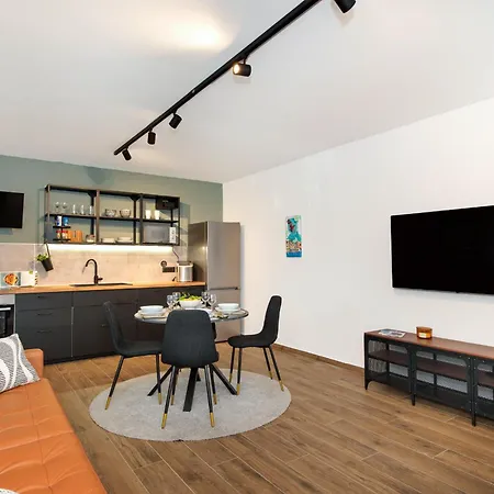 Apartman Pool Me Up! *